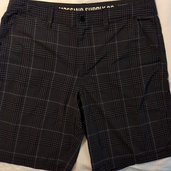 Mossimo Supply Co. Other - Mossimo Supply Co Hybrid Short
